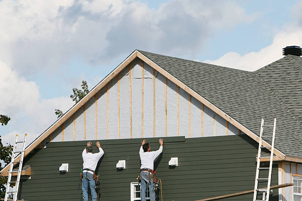 Professional Emergency Siding Repair technician working in Sullivan, IN